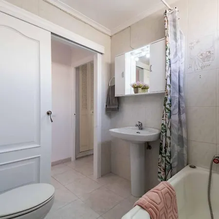 Paseo Maritimo Rey De Espana * 푸엔히롤라