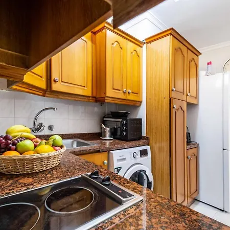 Paseo Maritimo Rey De Espana * 푸엔히롤라