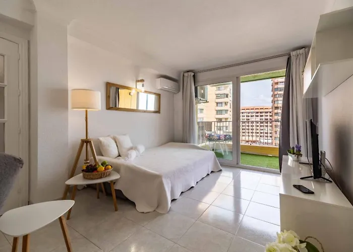 Paseo Maritimo Rey De Espana フエンヒロラ